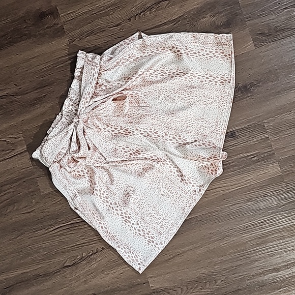entro Pants - 3 for $10 | NWT Entro Blush Leopard Print Shorts | Large
